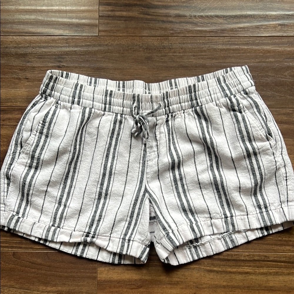 Old Navy White and Black striped linen Shorts